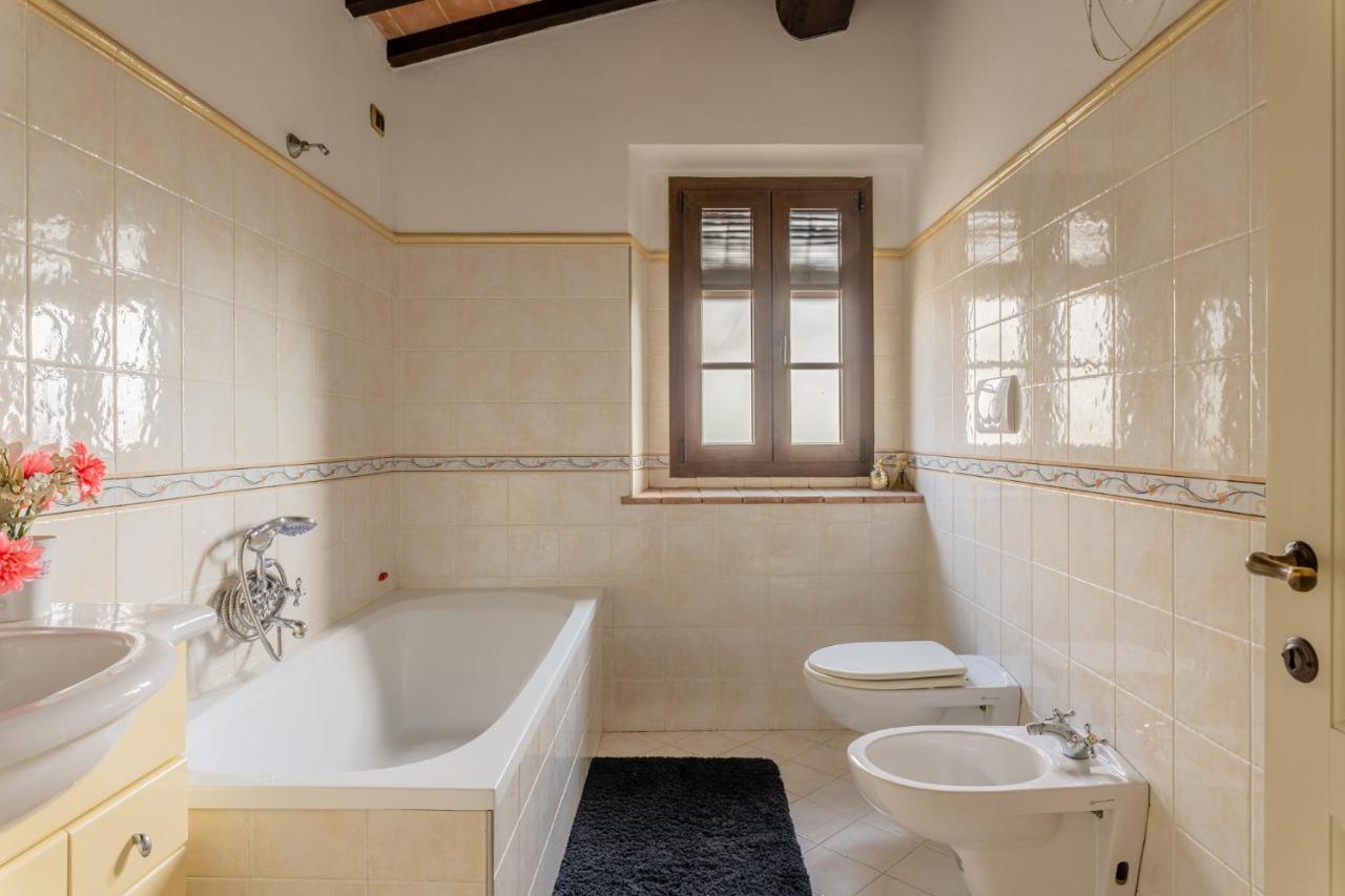 Casa Vecchia Rooms And Parking Gambassi Terme Exterior foto