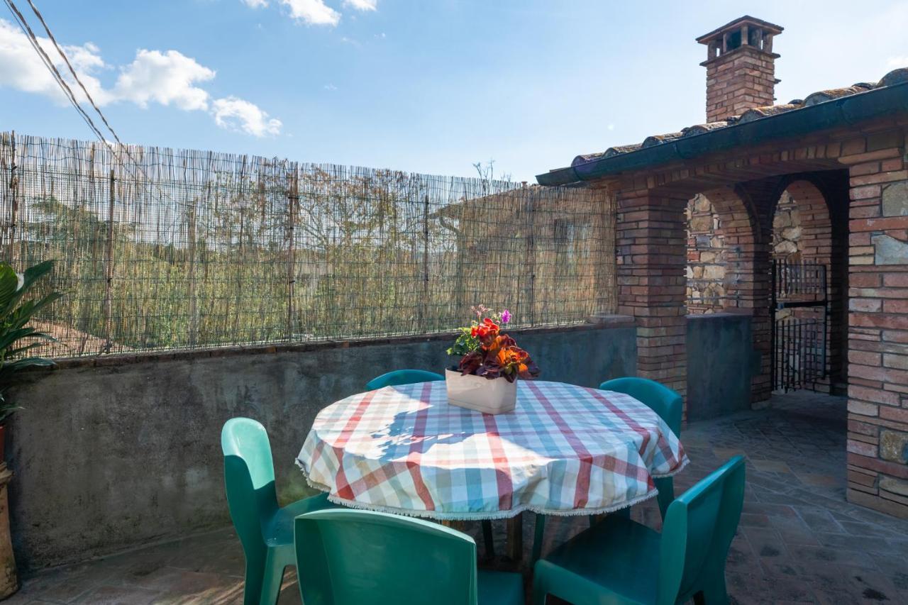 Casa Vecchia Rooms And Parking Gambassi Terme Exterior foto